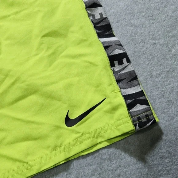NIKE Shorts Volley Swim Trunks Mens Mesh-Lined Size Small Green Elastic Waist